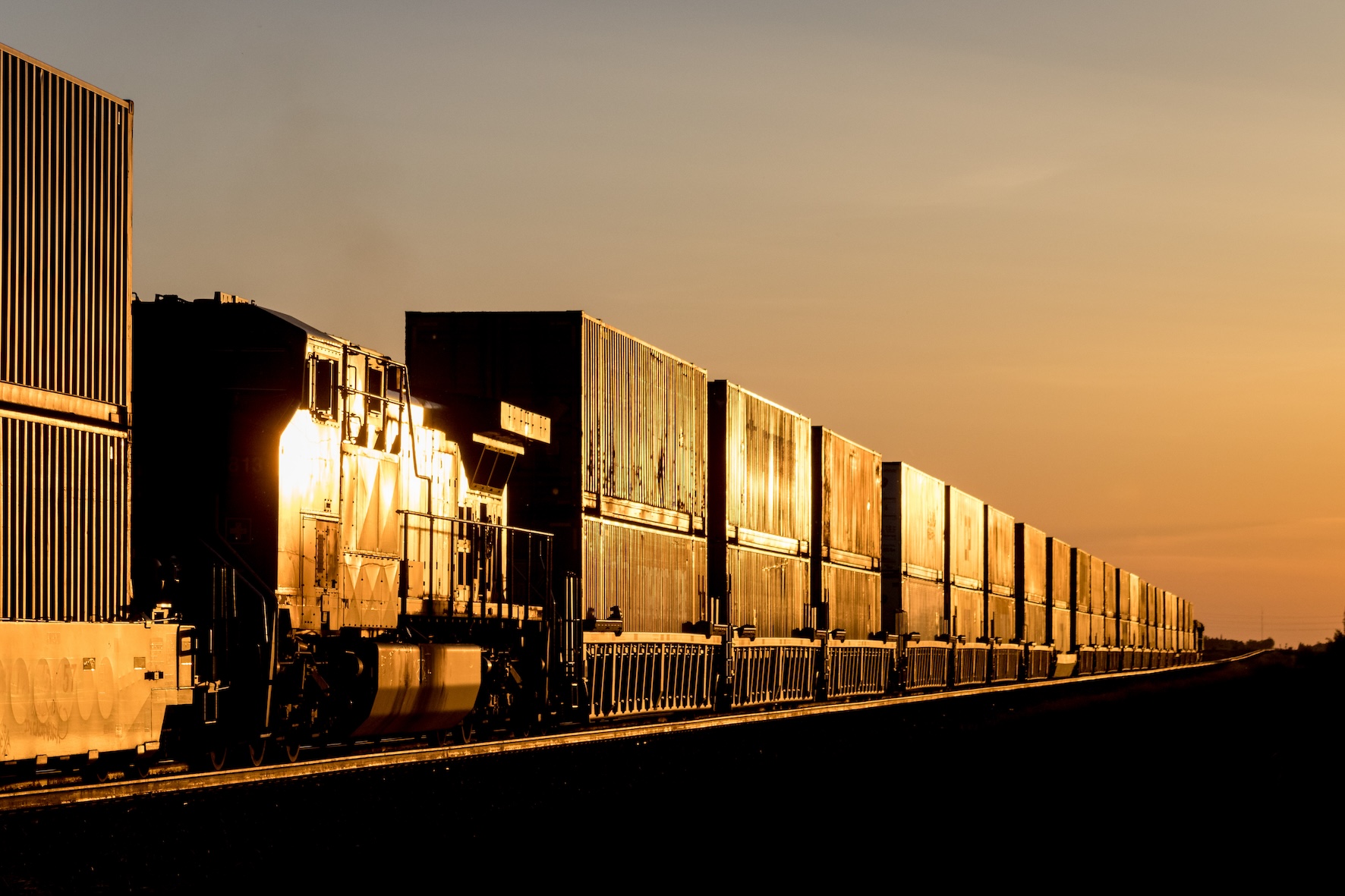 How Canadian Rail Operators Can Reduce Contractor Risk in Procurement